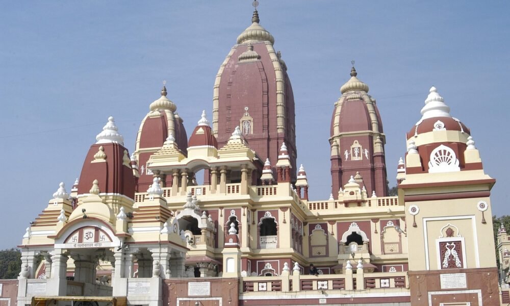 बिरला मंदिर दिल्ली: समय, इतिहास, वास्तुकला व दर्शन की पूरी जानकारी