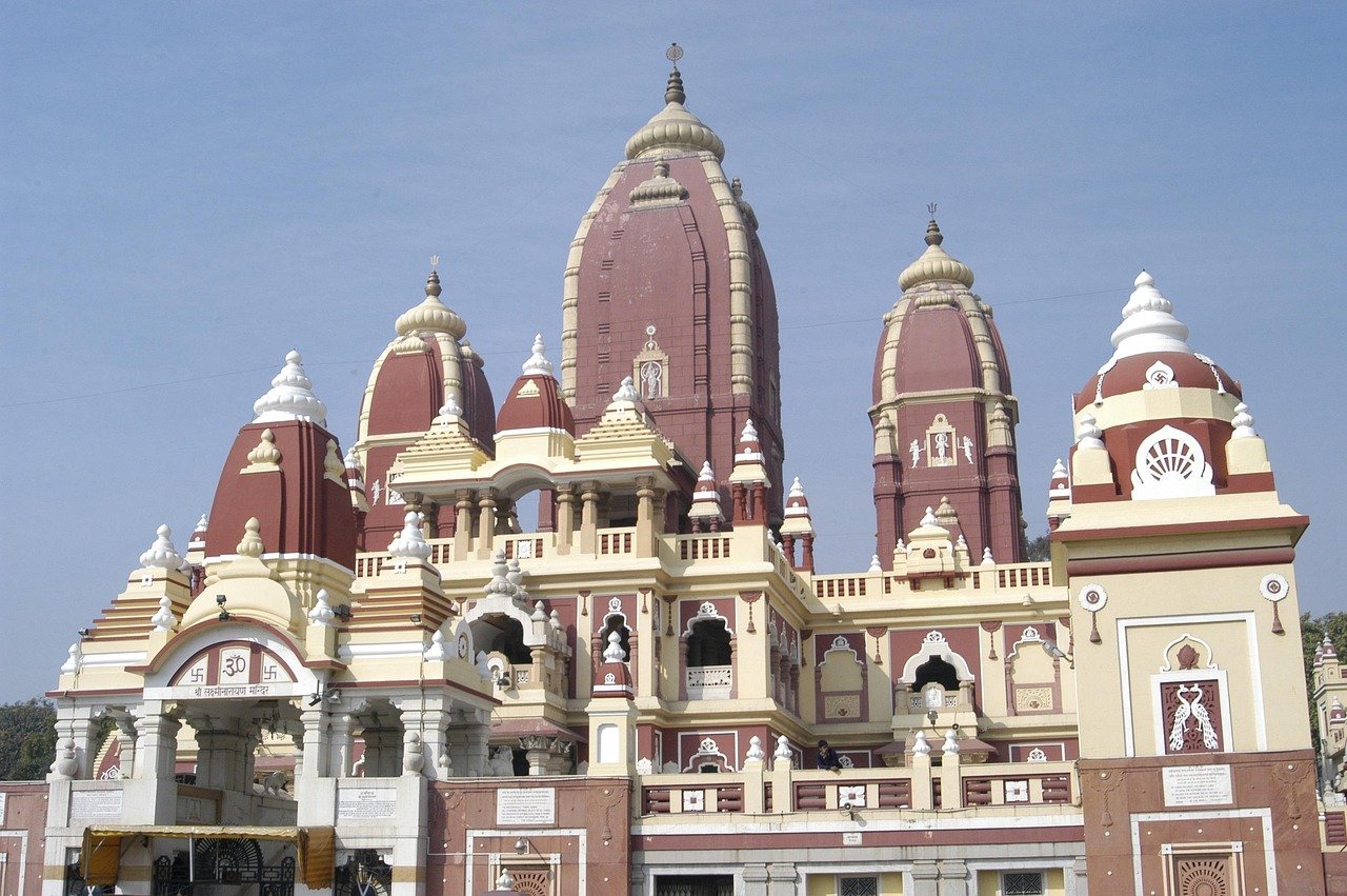बिरला मंदिर दिल्ली: समय, इतिहास, वास्तुकला व दर्शन की पूरी जानकारी