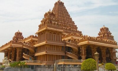 Chhatarpur Temple, Delhi (छत्तरपुर मंदिर) – दर्शन, समय, आरती और पूरी जानकारी