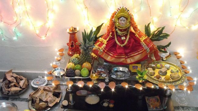 lakshmi pooja vidhi daily in hindi